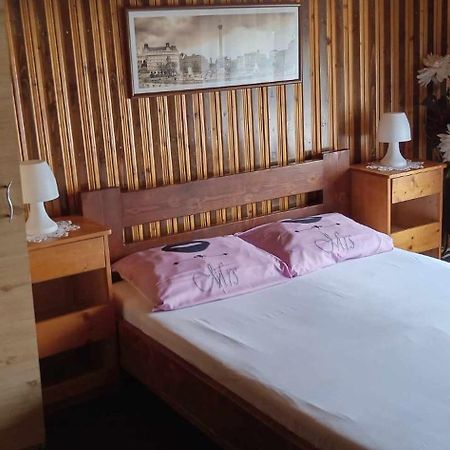 Hostel Intim 95 Ron Birlad Luaran gambar