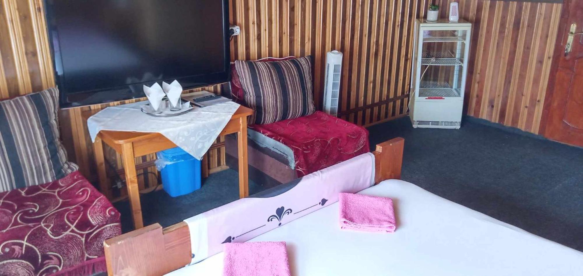 Hostel Intim 95 Ron Birlad Luaran gambar