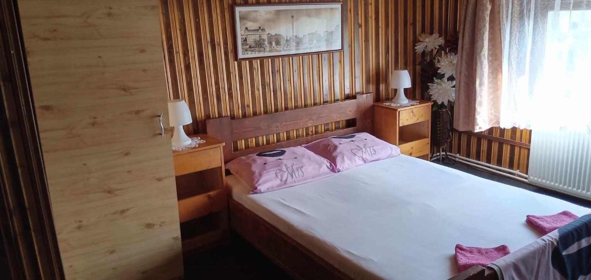 Hostel Intim 95 Ron Birlad Luaran gambar